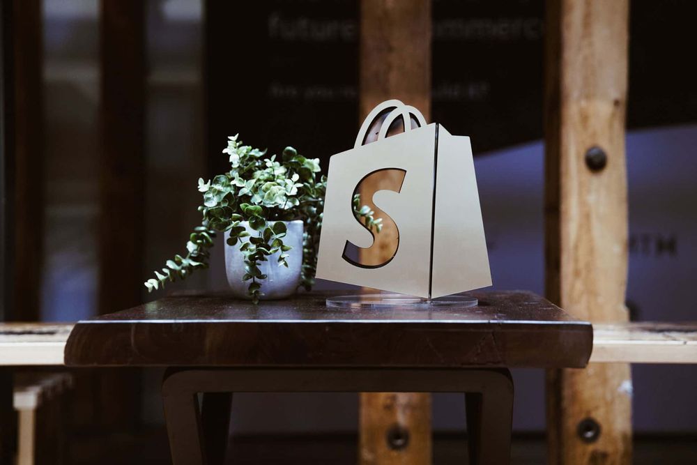 Τα 64 πιο πετυχημένα Shopify E-Shop